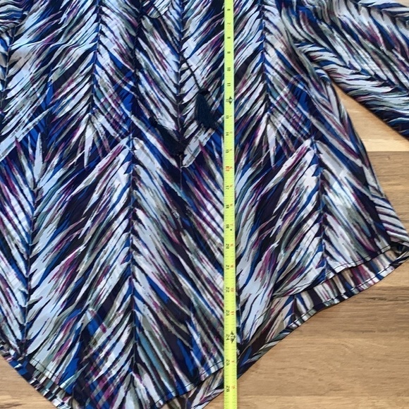 BANANA Republic 3/4 Bell Sleeve Semi Sheer Leaf Pattern Tunic Blouse Women’s XS - Picture 11 of 16